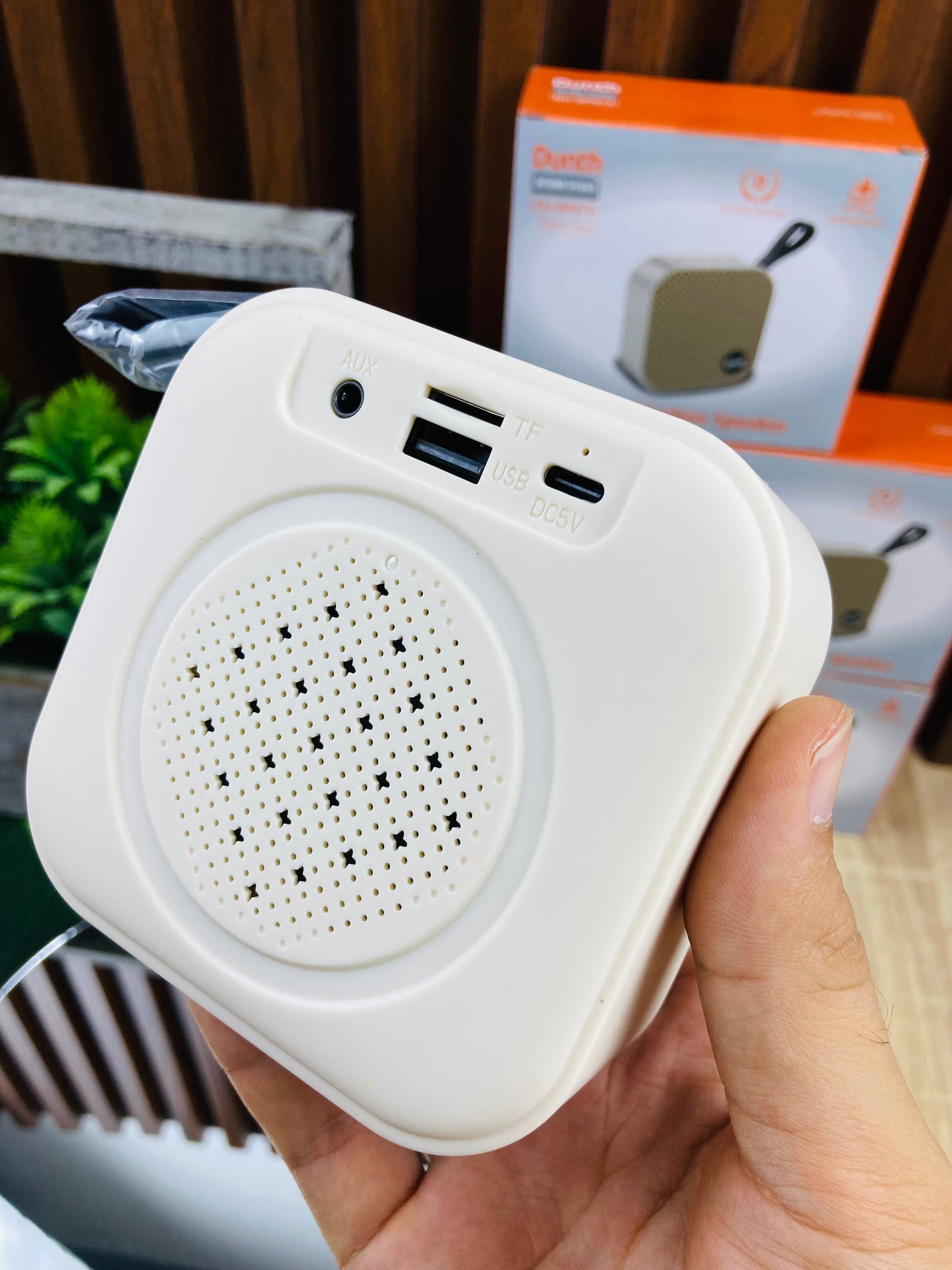 Luxury speaker dunth