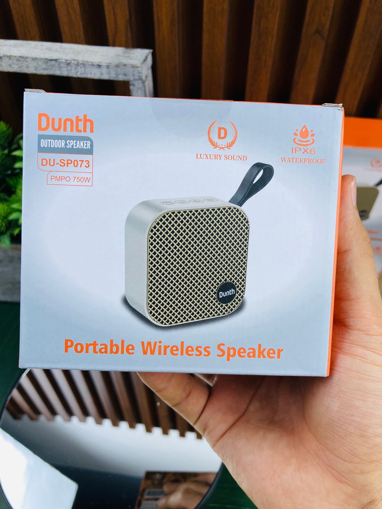 Luxury speaker dunth